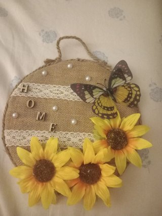 Quadro decorativo juta con fiori e farfalla
