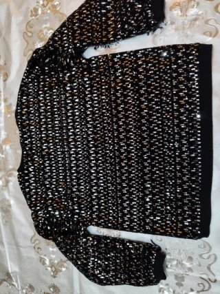 Suéter negro lentejuelas talla 10/140 cm