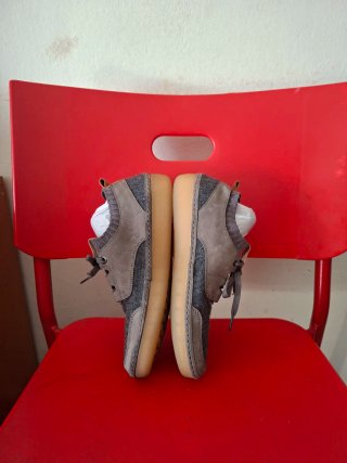 Zapatos Clarks Hombre Nubuck Gris