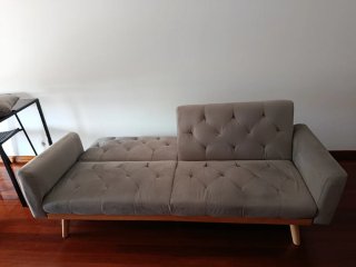 Sofá Cama Gris Tela y Madera