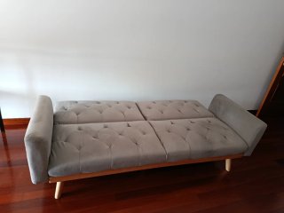 Sofá Cama Gris Tela y Madera