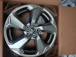 4 Llantas originales Toyota RAV4 18