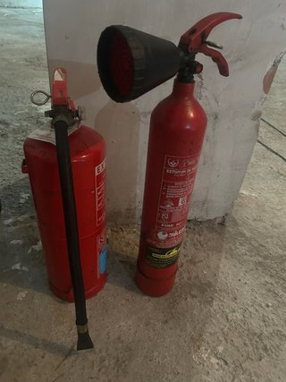 2 Extintores de fuego