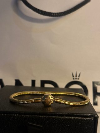 Pulsera Pandora Rosa Bella y Bestia Oro