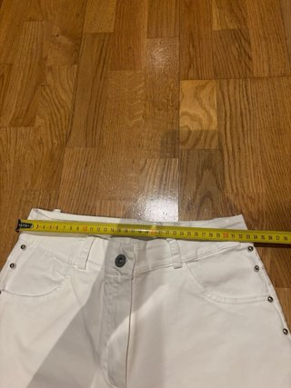 Pantalón blanco tachas y estrellas T S