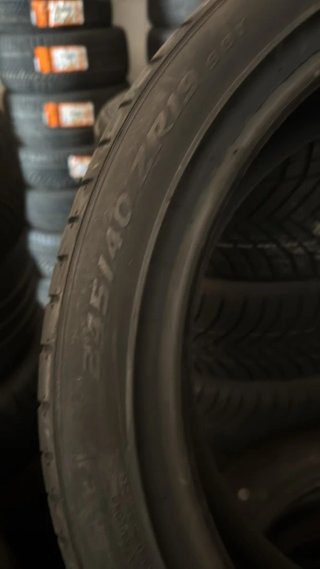 Neumático Pirelli 245/40R19 98Y