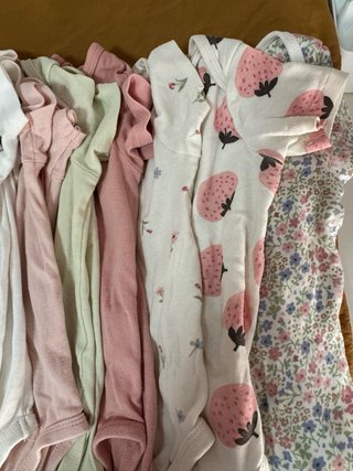 Lote 11 bodies HyM manga corta talla 80
