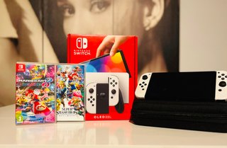 Nintendo Switch OLED + Juegos.Precio negociable.