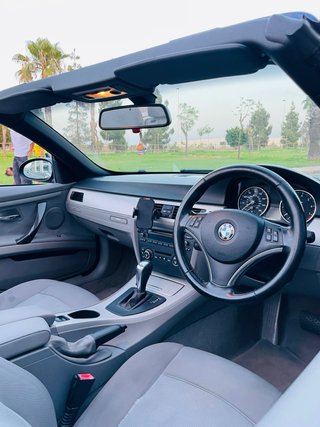 BMW Serie 320iA RHD