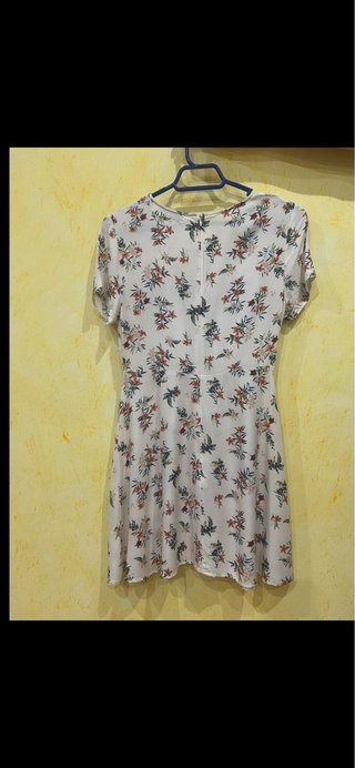 Lote 3 vestiti Pull & Bear e altri taglia M