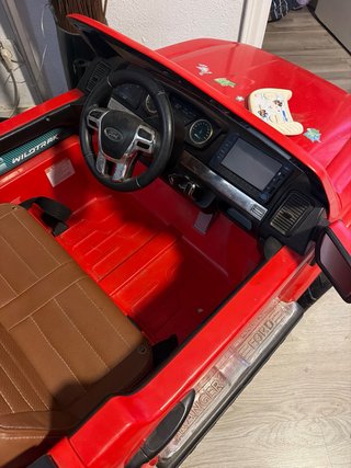 Coche Batería 4x4 para 2 Niños falta bateria