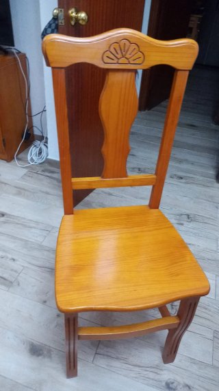 Se venden 6 sillas de madera