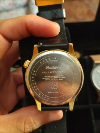 Reloj Bratleboro Negro y Dorado