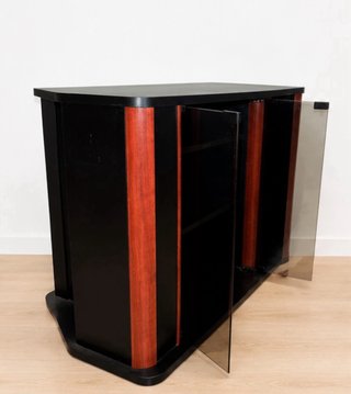 Mesa con ruedas y almacenaje