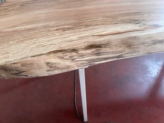 Mesa de centro de madera rústica