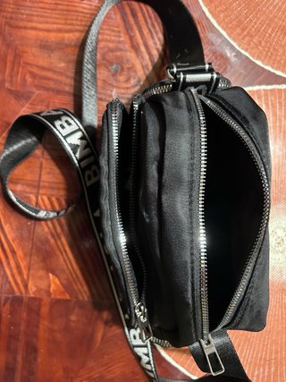 Bolso Negro pequeño y práctico