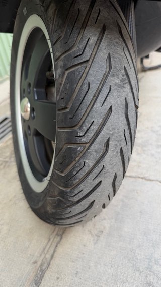 Vespa GTS 125 SUPER / negra / 11.330 km / 2 propr.