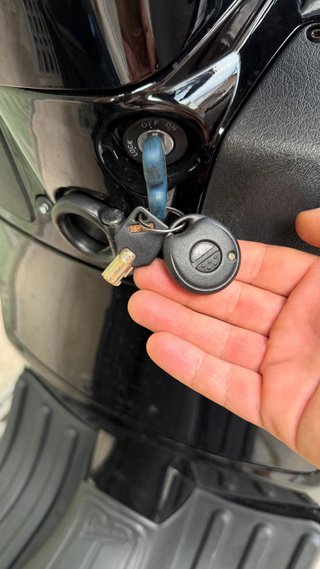 Vespa GTS 125 SUPER / negra / 11.330 km / 2 propr.
