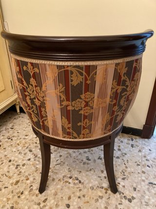 Elegante butaca estilo Imperio