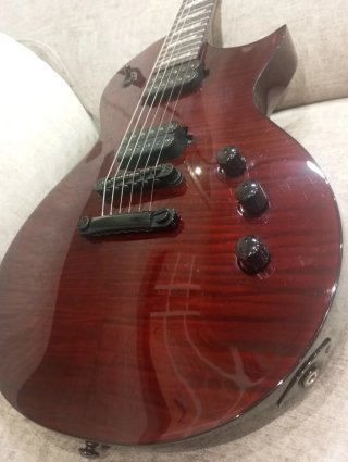 Guitarra LTD EC-1001 Deluxe Eye Tiger