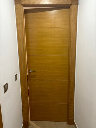 Puerta interior de roble