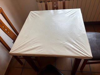Mesa 80x80 madera maciza + 4 sillas