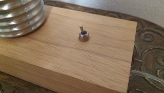 Lámpara de mesa bombilla madera