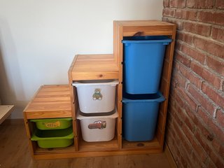Mueble almacenaje madera escalonado Ikea