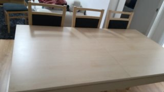 Mesa de comedor con 6 sillas de madera