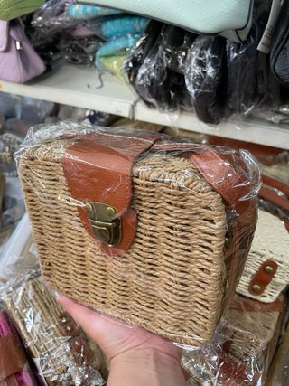 Borsa a tracolla in paglia e pelle