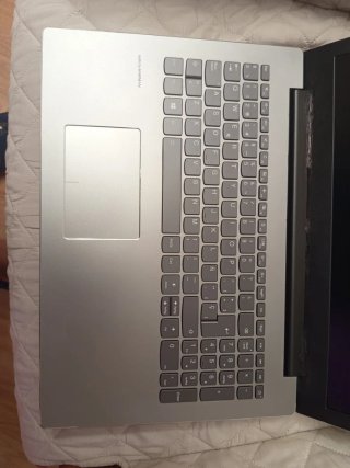Portátil Lenovo i7 8GB RAM 240GB SSD 15.6