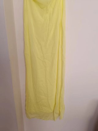 Vestido largo volantes escote espalda Zara talla M