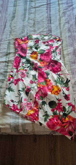 Vestido fiesta floral strapless