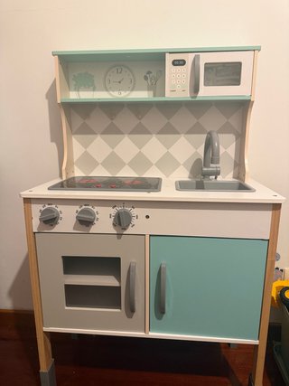 Cocinita de madera para niños