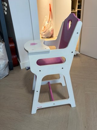 Trona de madera rosa para muñecas