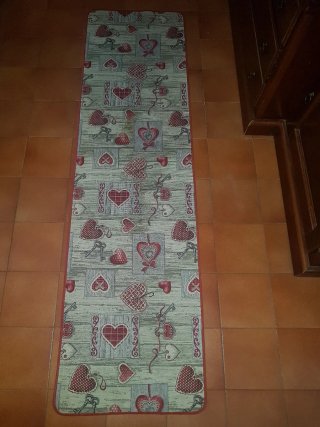 Tappeto cucina cuori. Grigio/ rosso. Casa.