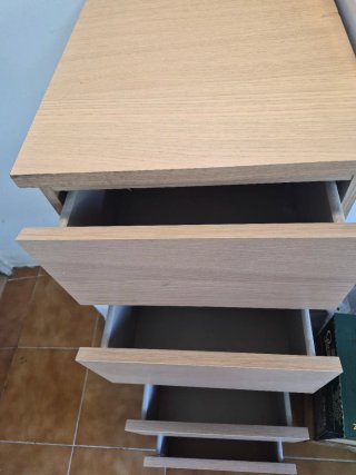Mesitas de Noche IKEA MALM Madera