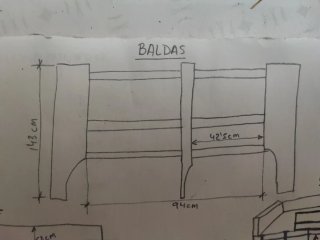 Escritorio y baldas infantiles
