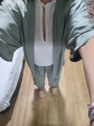 Conjunto kimono y pantalón verde con flecos