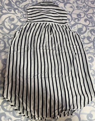 Camisa Stradivarius Rayas Blanco y Negro