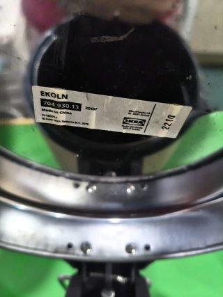 Cubo de basura metálico con pedal