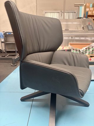 Sillón moderno hotel gris piel