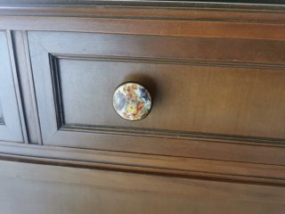 Muebles de madera con cajones