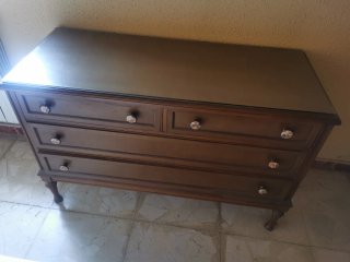 Muebles de madera con cajones