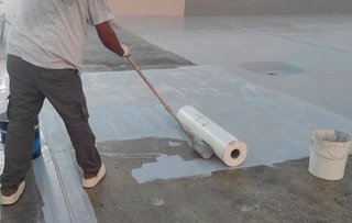 ¿Goteras, filtraciones o una cubierta deteriorada?