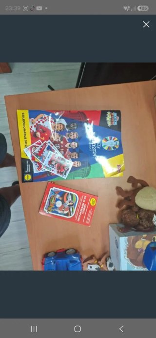Álbum de cromos UEFA EURO 2024 y libro