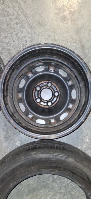 Lote 2 Llantas 5x100 y 3 Neumáticos