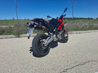 Aprilia Shiver 750 Negra/Roja