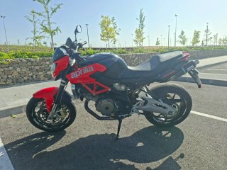 Aprilia Shiver 750 Negra/Roja