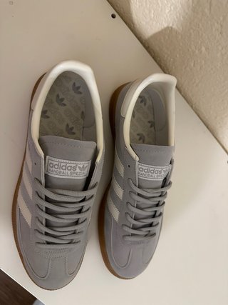 Adidas Spezial Gris y Blanco